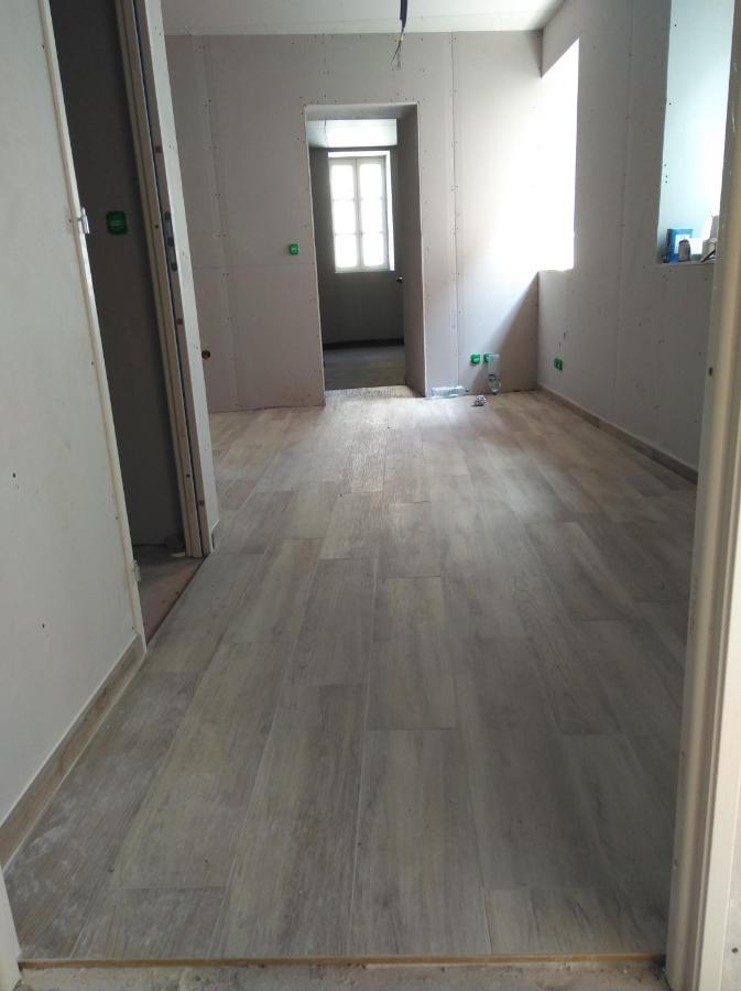 Appartement Spacieux Et Confortable La Roche-de-Glun Luaran gambar